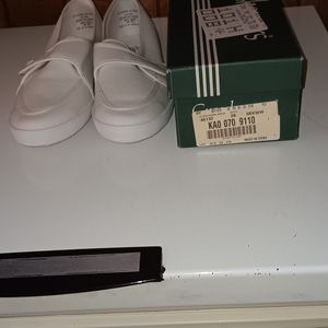 NEW!!! GRASSHOPERS WOMEN'S  CANVAS SLIP ON SNEAKER. SIZE 8 1/2 XW. COLOR WHITE.